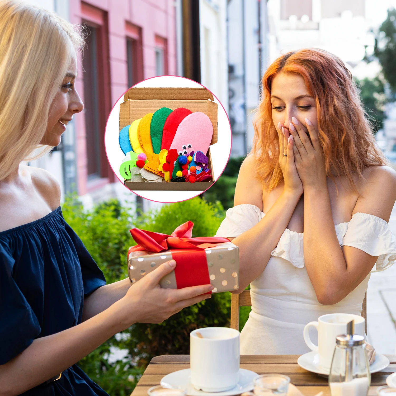 Mini yubka kiygan qizlarning dumbalari katta