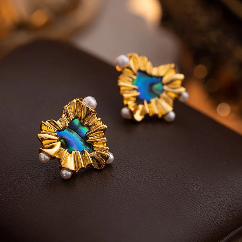 

Light luxury vintage court style abalone shell natural freshwater pearl earrings for women