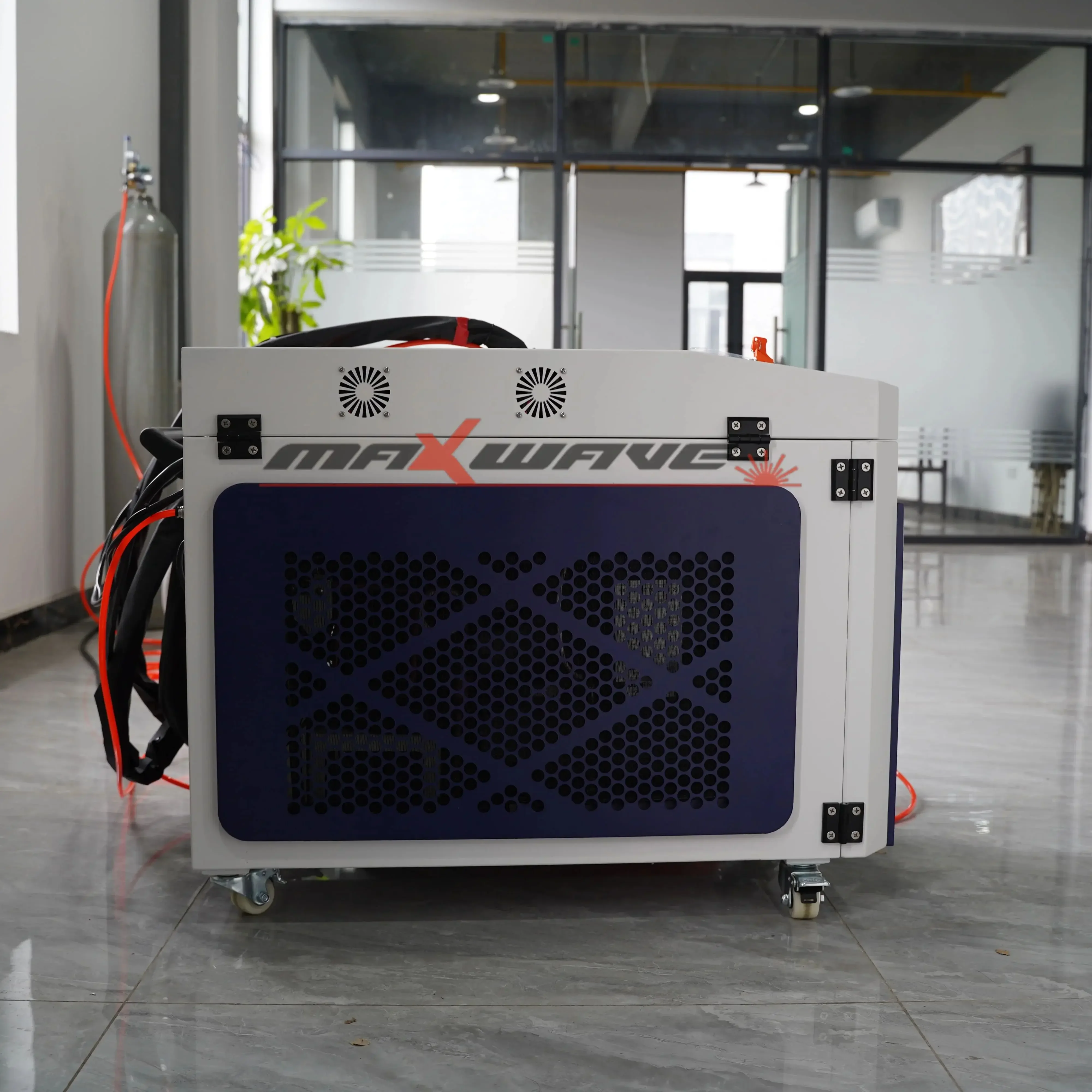 1500W Portable Small Fiber Laser Welding Cleaning Cutting Machine With JPT Max Raycus Reci Laser Source 5