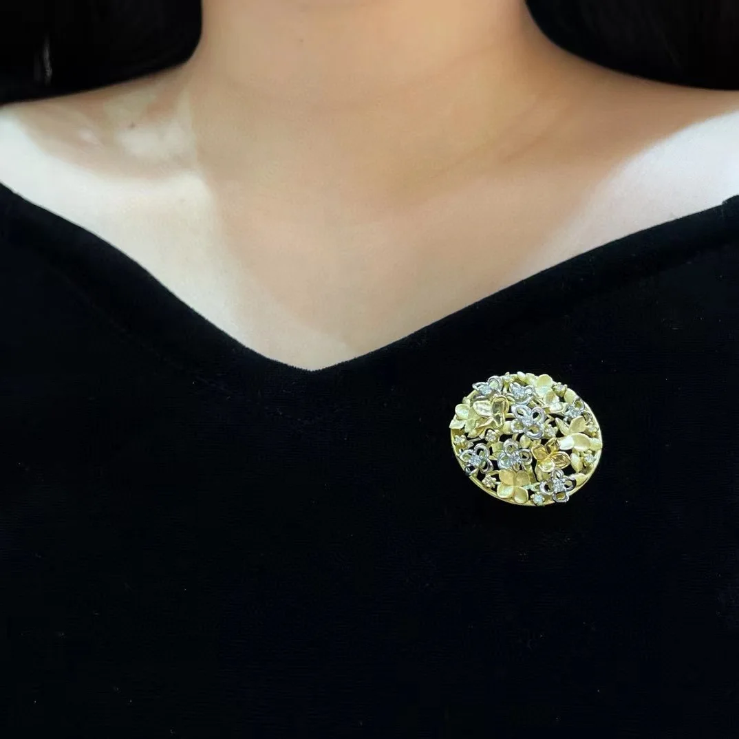 18Kgold flower roundel pendant & brooch double use diamond genuine jewelry fine women jewelry free shipping 10 Sc14686a056d04b2784f721800a7322d99 18Kgold flower roundel pendant & brooch double use diamond genuine jewelry fine women jewelry free shipping