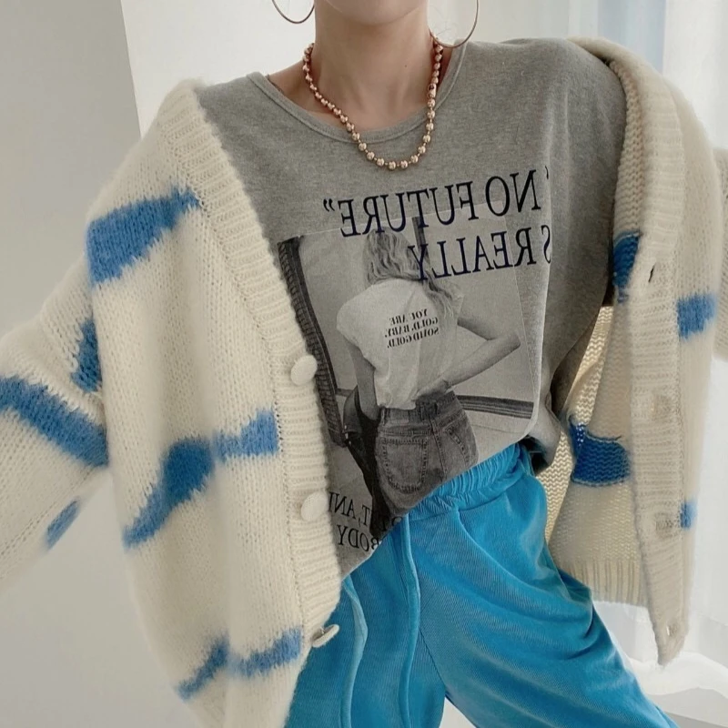 Autumn and Winter Fashion New V-neck Women's Long-sleeved Sweater Loose and Elegant Striped Contrasting Knitwear Office Top