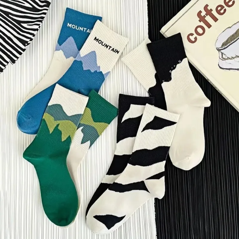 Men's and Women's Casual Asymmetry, Niche Mid Length Socks, Japanese Couple Sports Socks, Fashionable and  Good-looking
