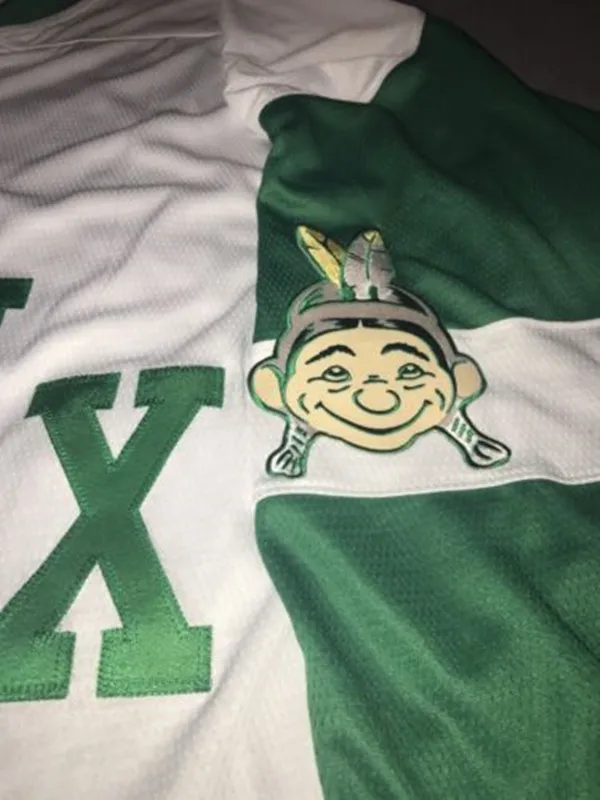 North Dakota Sioux Vintage Hockey Jersey Has Fight Strap 