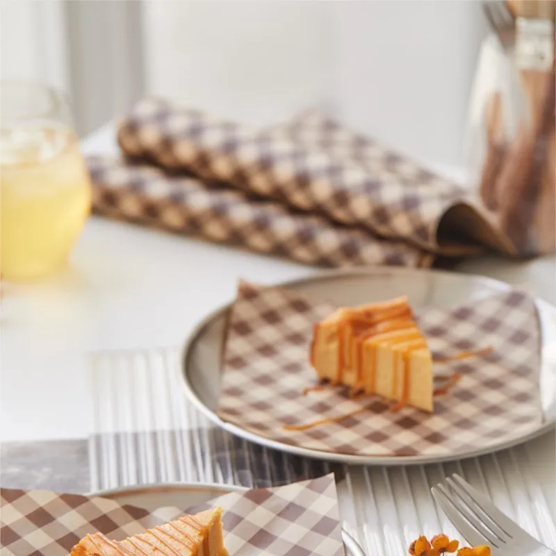 

200pcs Oil Resistant Pad Paper Oil Resistant Silicone Oil Absorbent paper, French fries, Hamburgers Bread Baked Fried Snacks