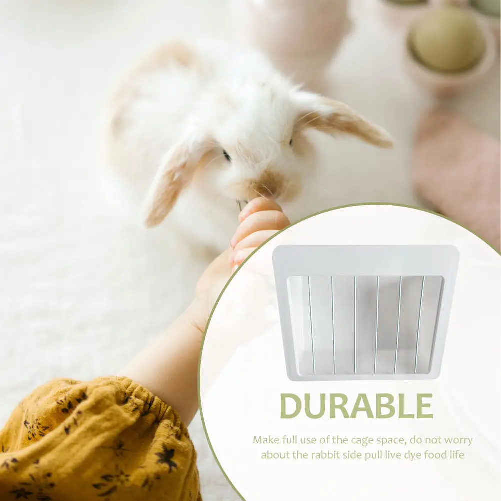 Small Animal Hay Feeder 1