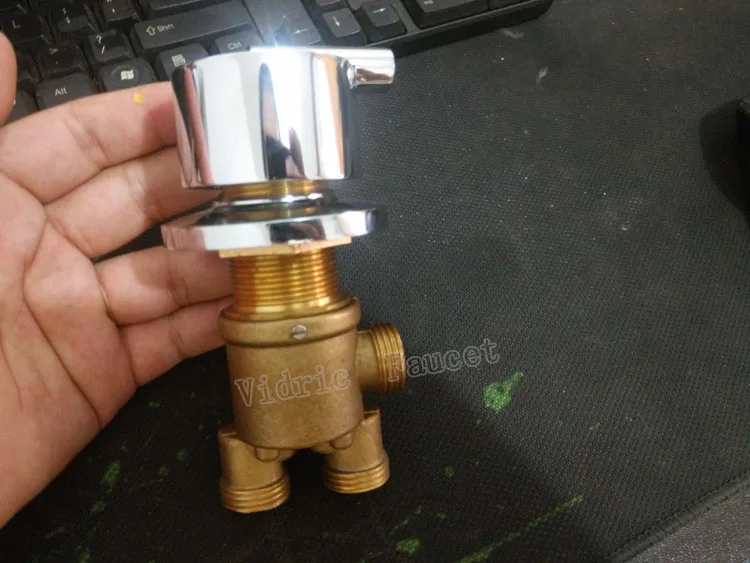 Vidric 1 in 2 out bathtub valve set , bathroom separator for tap and sprinkler , shower room faucet switch 3