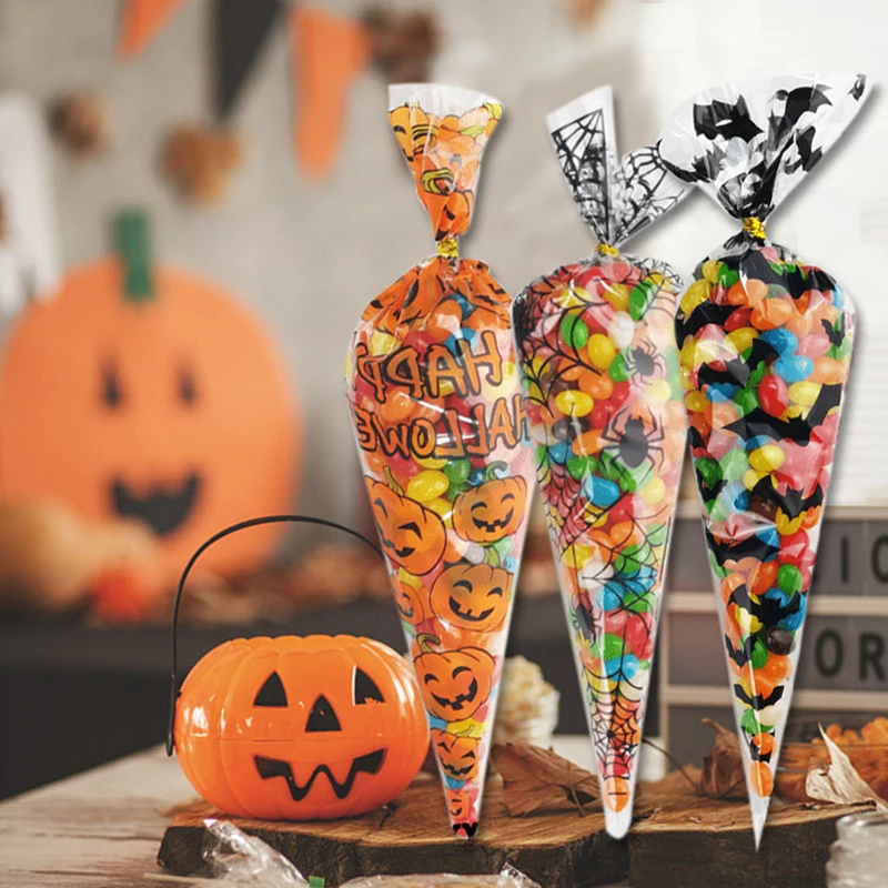

50pcs Halloween Cone Candy Bag Pumpkin Bat Spider Transparent Cone Storage Bags Trick or Treat Halloween Gift Favors Package Bag