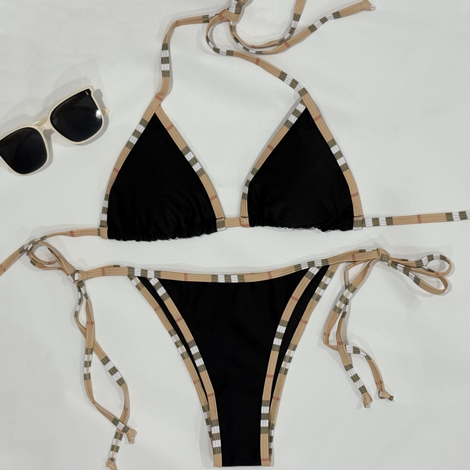 Set Bikini di Lusso a Righe - Dettaglio tessuto