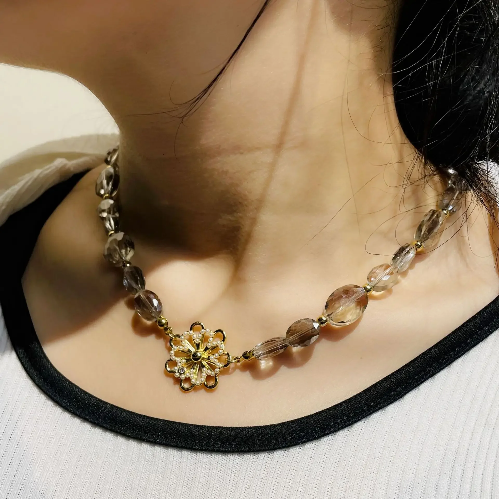 2023 New Fashion Jewelry Camellia Flower Crystal Glaze Necklace