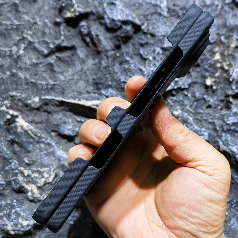Premium Real Carbon Fiber Aramid Ultra-Thin Lightweight Case