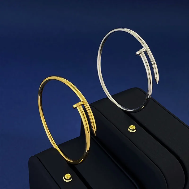 

European and American minimalist versatile smooth and non fading titanium steel bracelet