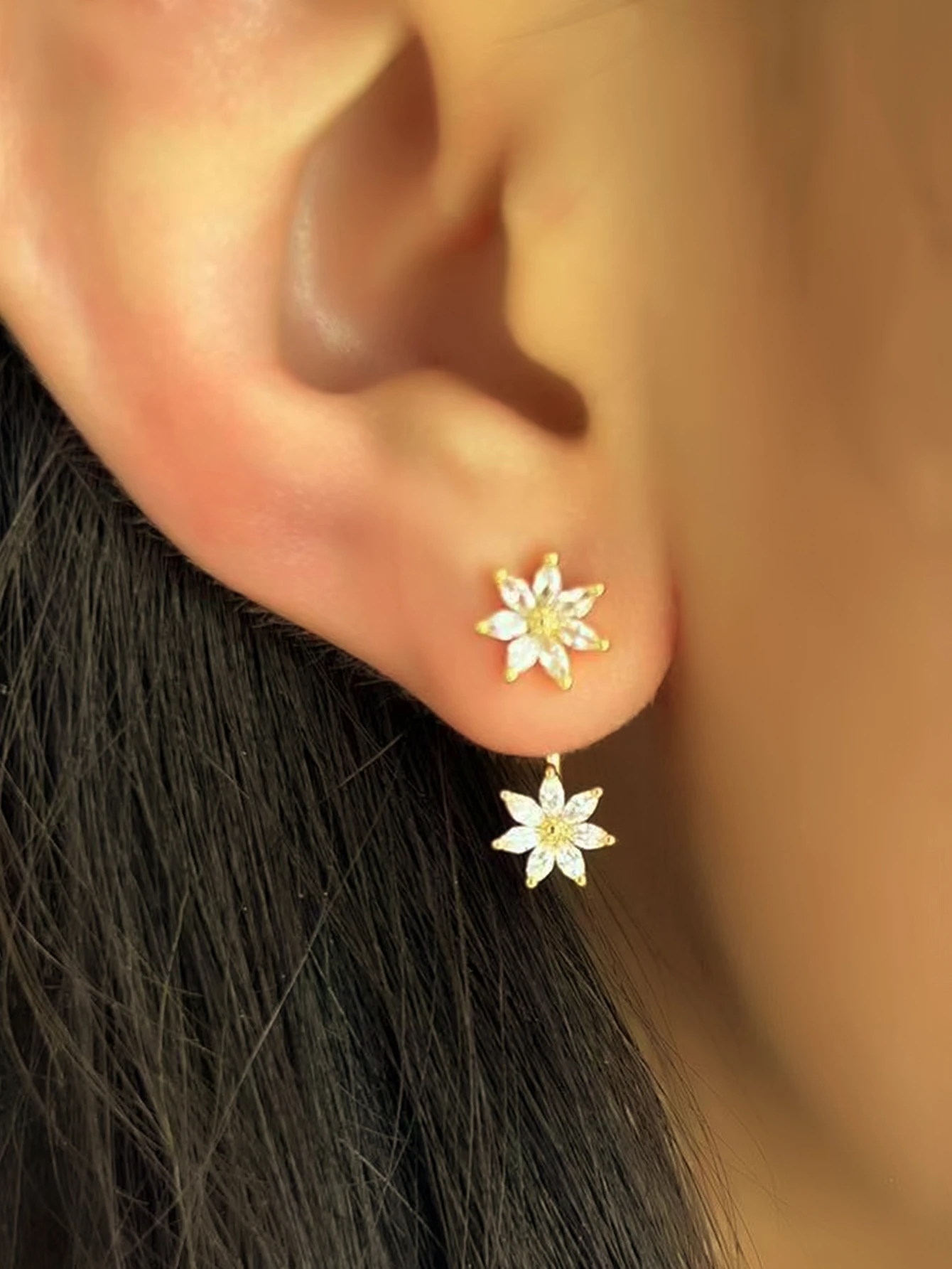Synthetic Zircon Flower Combination Earrings for Ladies Daily Jewelry