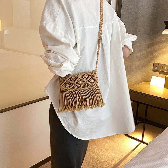 Straw Bags Crossbody Purses for Women, Tassel Straw Handbag Vintage  Handwoven Bag Summer Beach Bag One Size: Handbags: Amazon.com