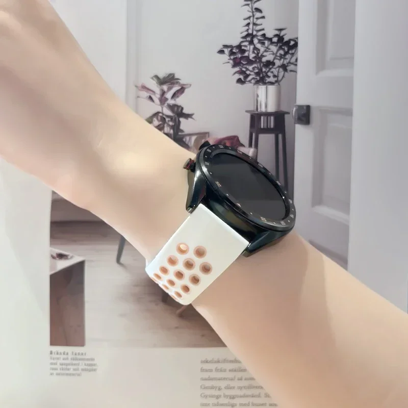 Silicone Sport Hole Bracelet - Universal 22mm/20mm Watch Band