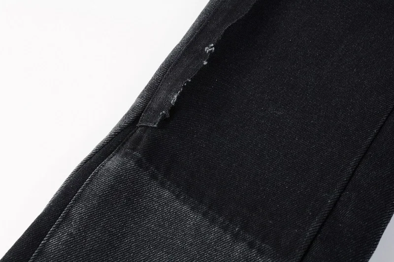 Four Seasons Jeans - Lifestyle Image 6