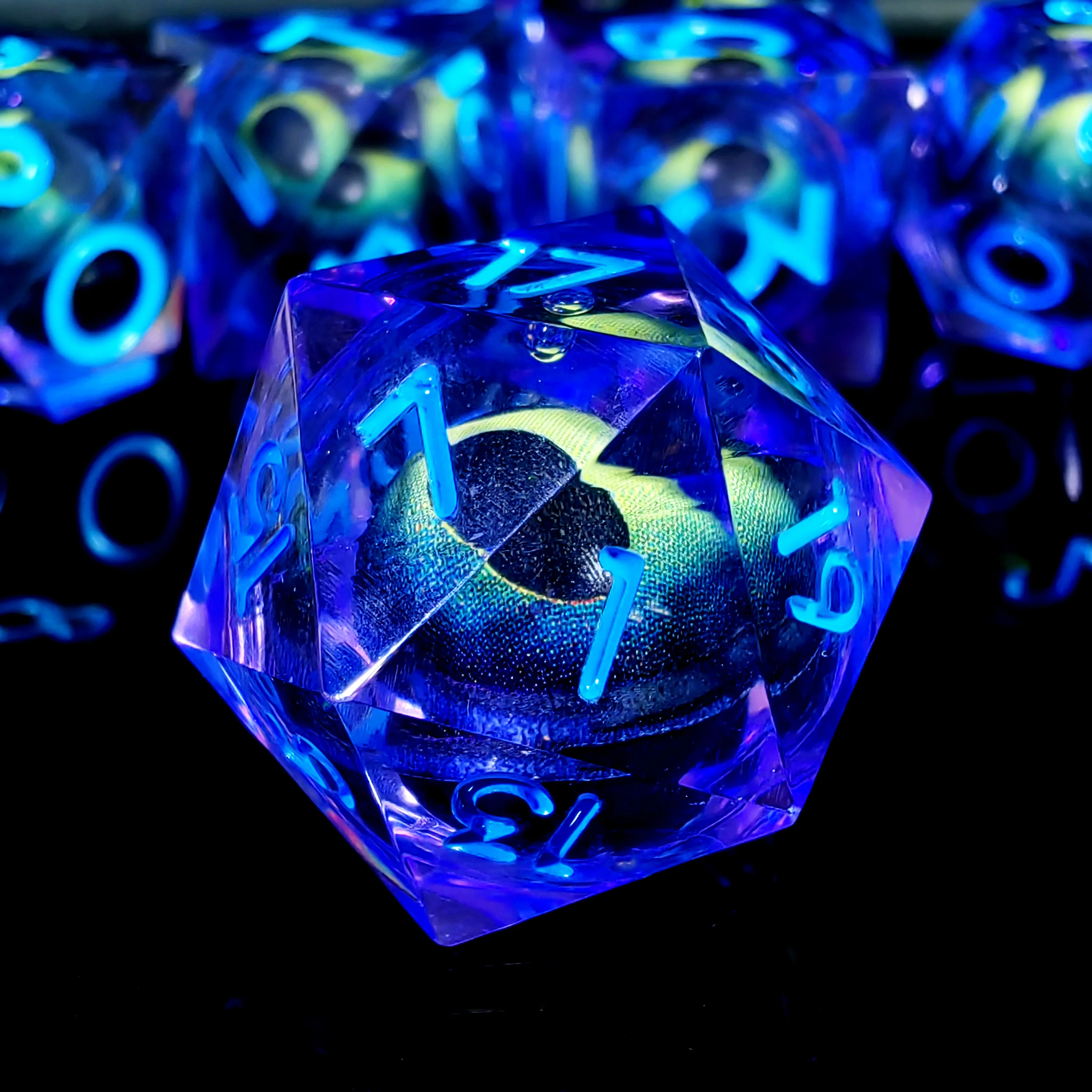 Spinning Dragon Eye DnD Dice Set, 7-Piece Polyhedral Resin Dice, Light Purple RPG Dice for Dungeons & Dragons, Tabletop Games