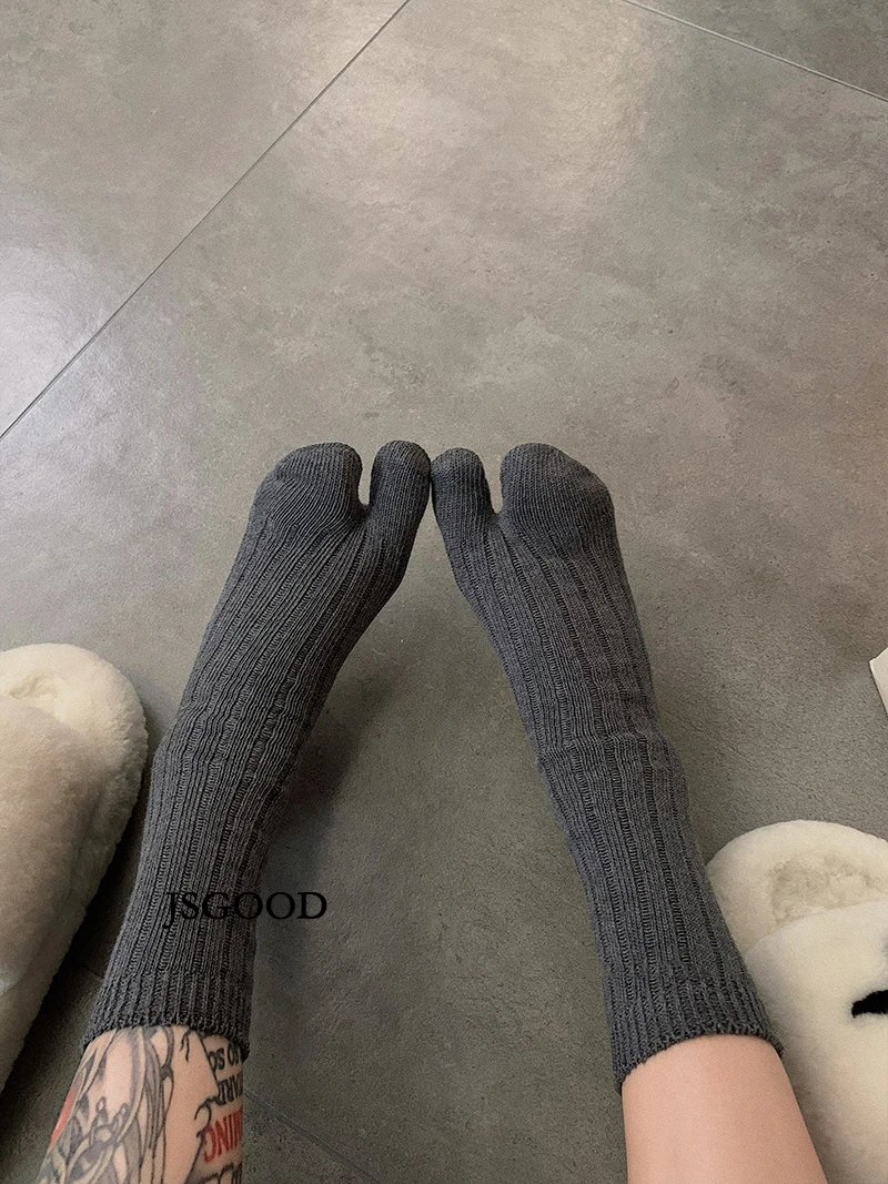 Hohe Qualität Baumwolle Frauen Zwei Kappe Frühling Herbst Winter Warme Socken Mode Retro Gestreiften Japanischen Tabi Socken Dicken Faden Nadeln – Detail 11