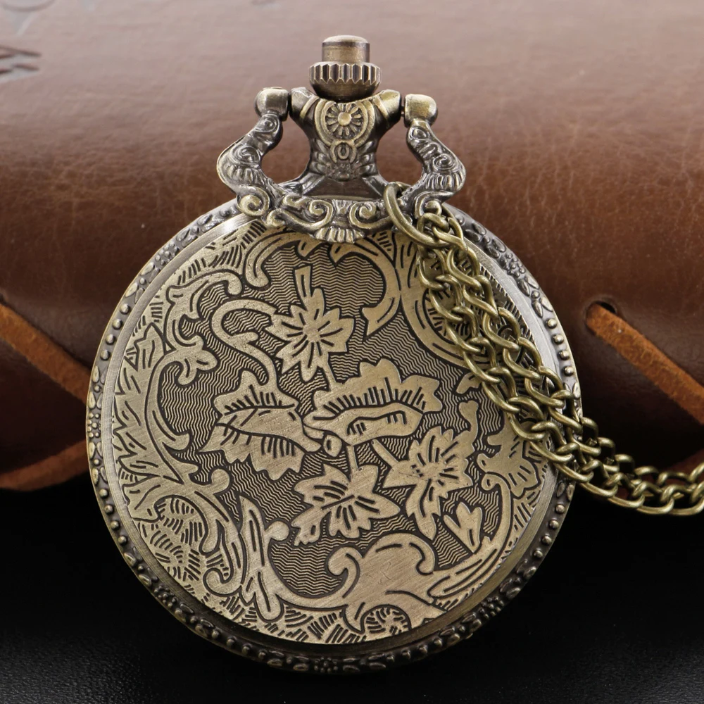 Anime Theme Yellow Hat Pirates Skull Pattern Hollow Quartz Pocket Watch with Pendant Necklace Men's and Children's Gift