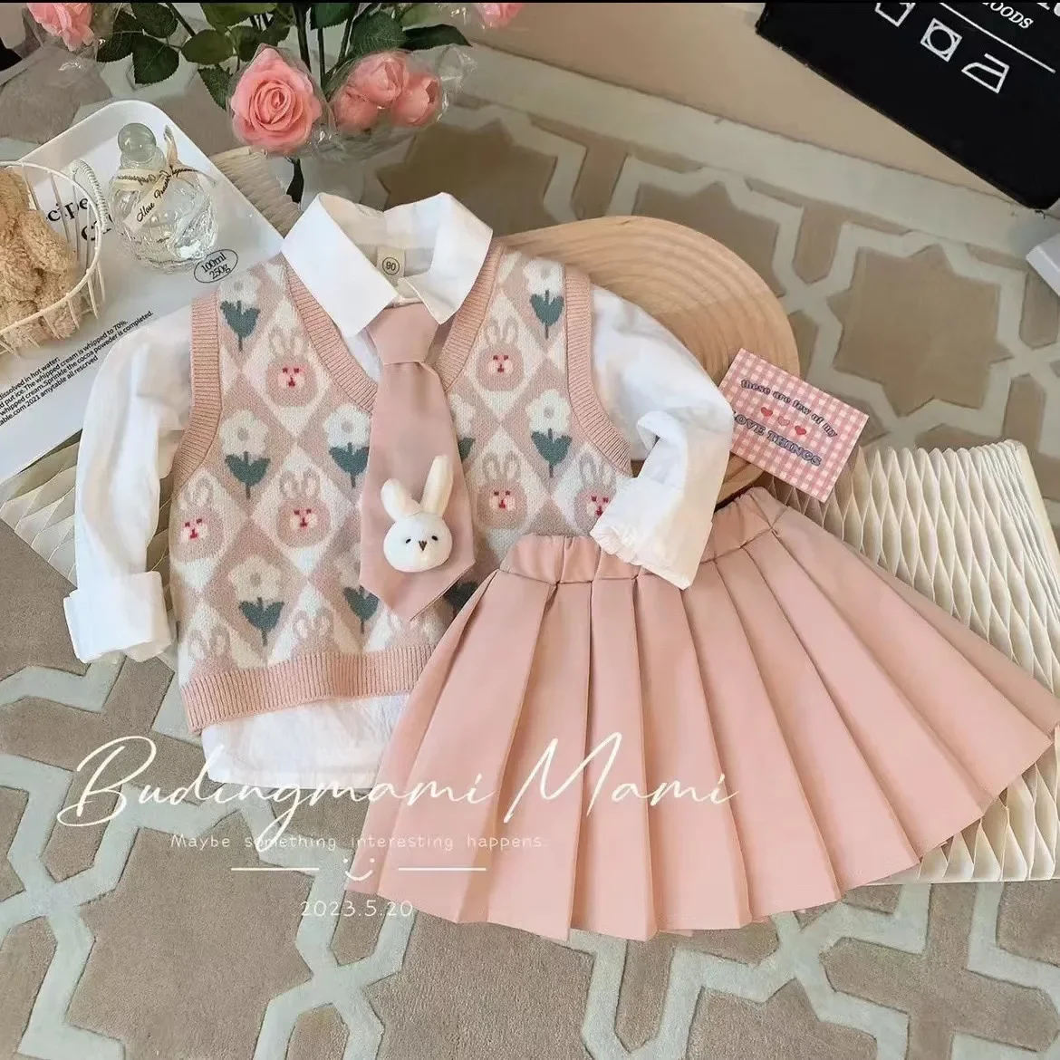 

Girls Sweet Suits 2024 New Autumn Outfit Baby College Spring Pleated Skirt+Sweater Vest+Shirt 3Pcs Sets Kids Foreign Style