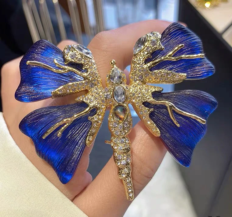 

Fashion Personality Butterfly Brooch Clothing Accessories Pins Women Bijoux Cute Things Para Mujer Femme