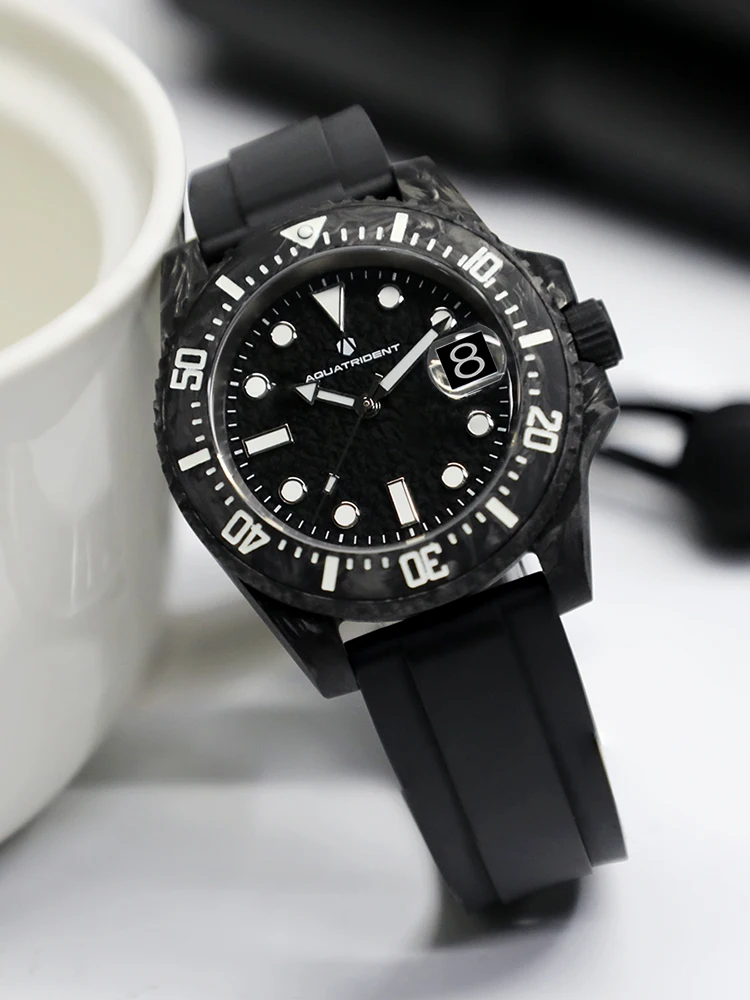 2024 New Carbon fibre 40MM quality dive men's luxury leisure watch SW200 automatic mechanical 3ATMsapphire Clock Gift for Men