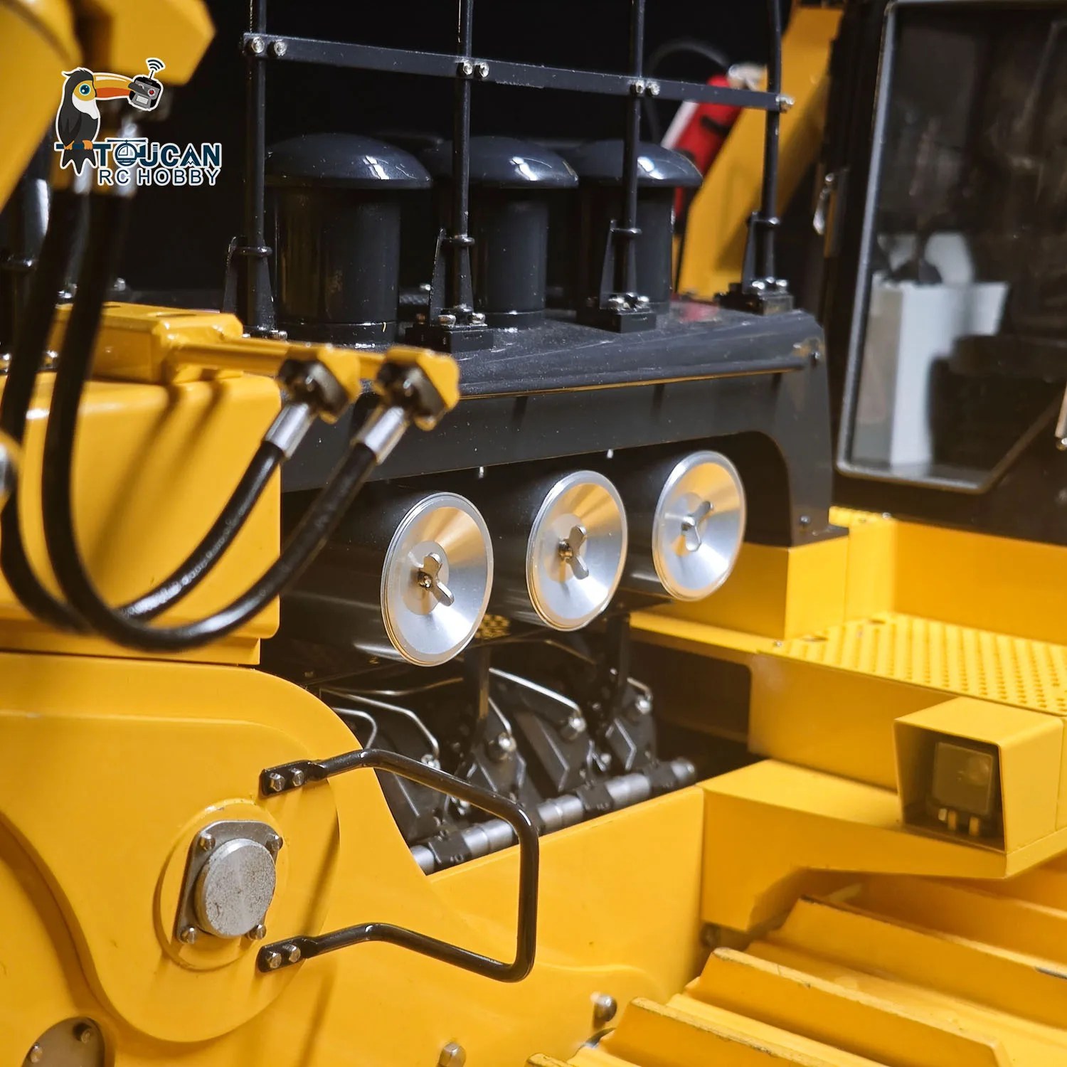JDM 575 RC Hydraulic Bulldozer 1/14 Heavy Duty Metal Dozer Truck PL18 LITE Remote Control Light Sound System RC Toy Model Gift 5