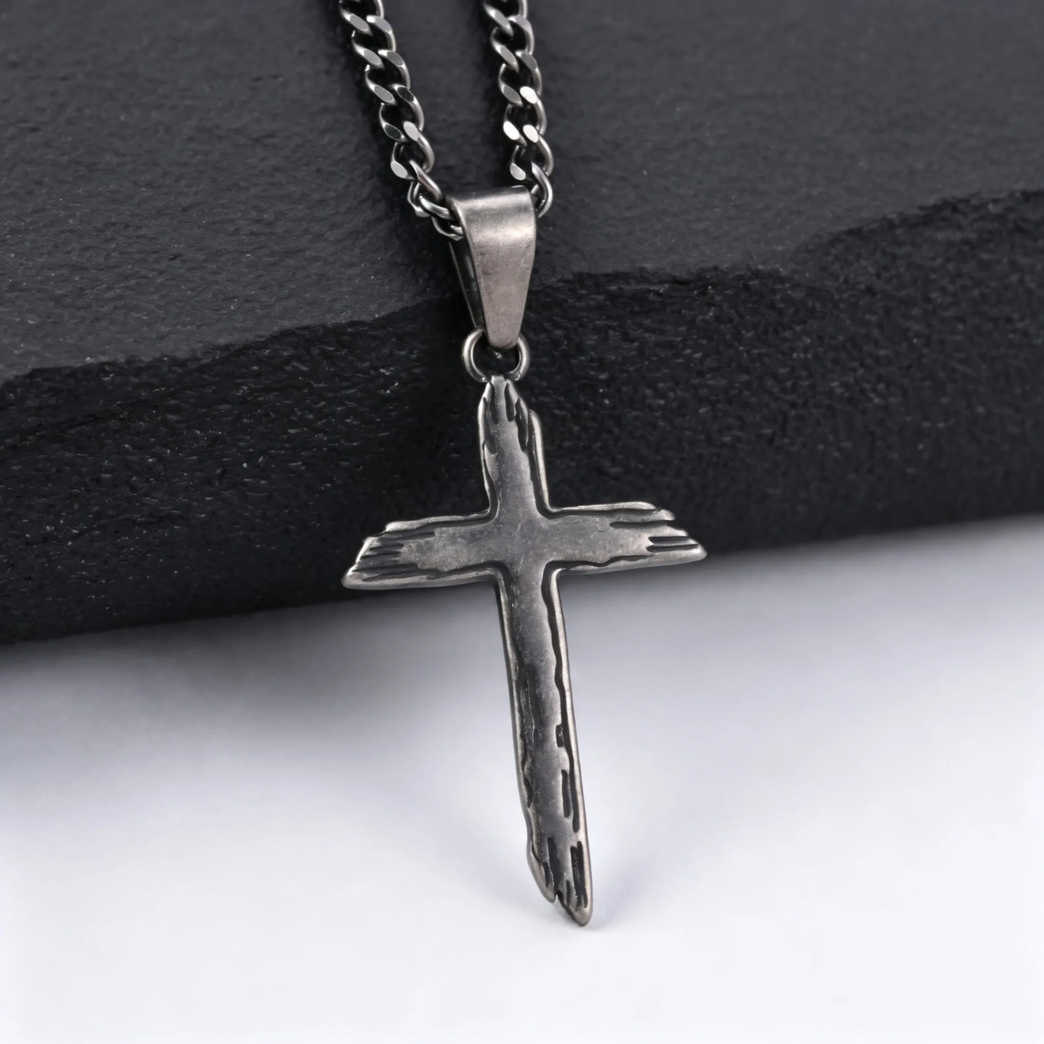 Retro Graue Kreuz-Halskette für Männer, Edelstahl Antik-Kreuz-Anhänger-Halskette, Vintage-Schmuck Geschenk