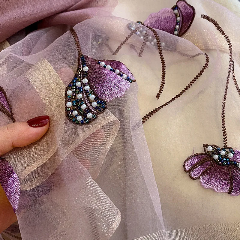 Sciarpa misto lana e seta semi trasparente con tulipani e perline per mezze stagioni (90*180cm) 71 Sciarpa misto lana e seta semi trasparente con tulipani e perline per mezze stagioni (90*180cm) - immagine 31