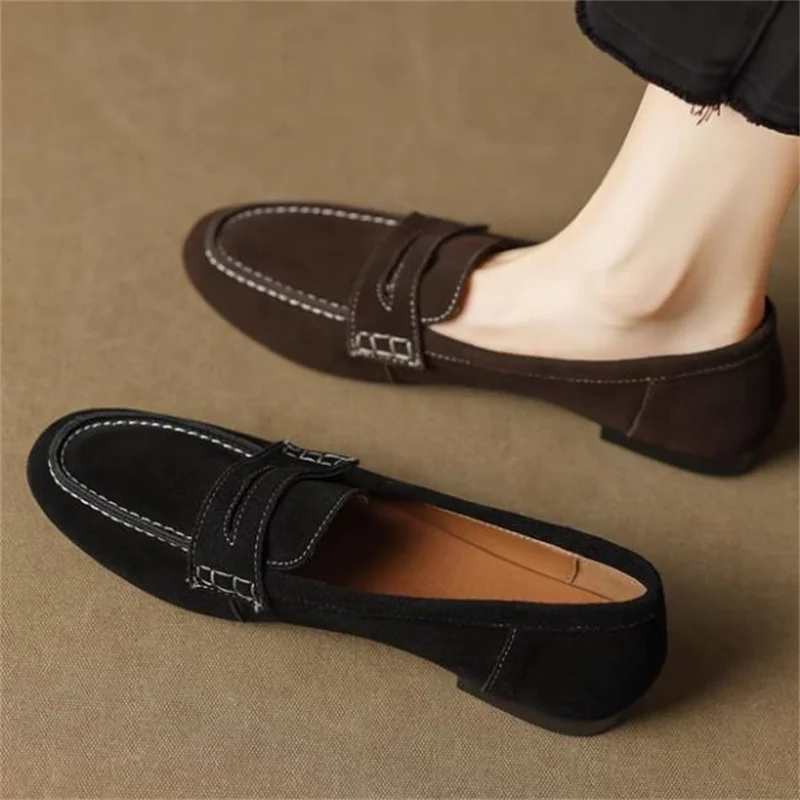 

Женские туфли с прострочкой, блестящие однотонные лоферы на плоской подошве, с бархатной строчкой, Дамская обувь