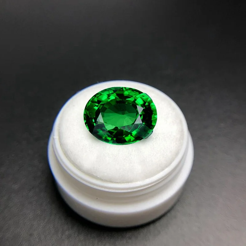 Natural AAAA Trilliant Cut 10.00 Cts Gemstone Green Emerald 12x16mm Oval Cut Sri-Lanka VVS Gemston