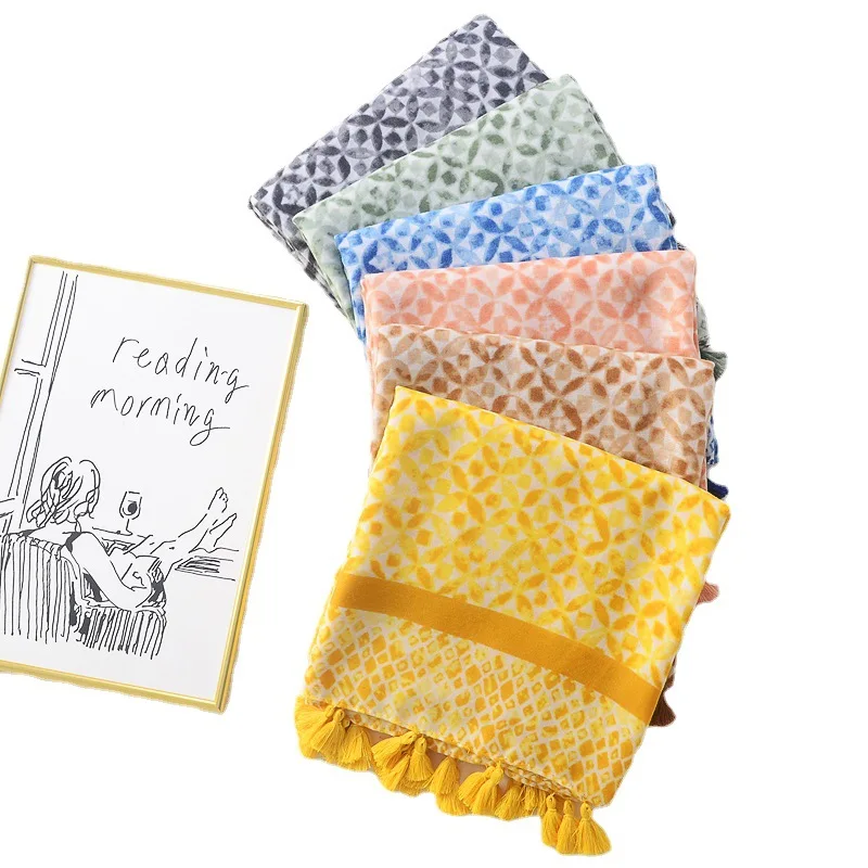 Рисунок 6 - Модный Шелковый шарф с кисточками