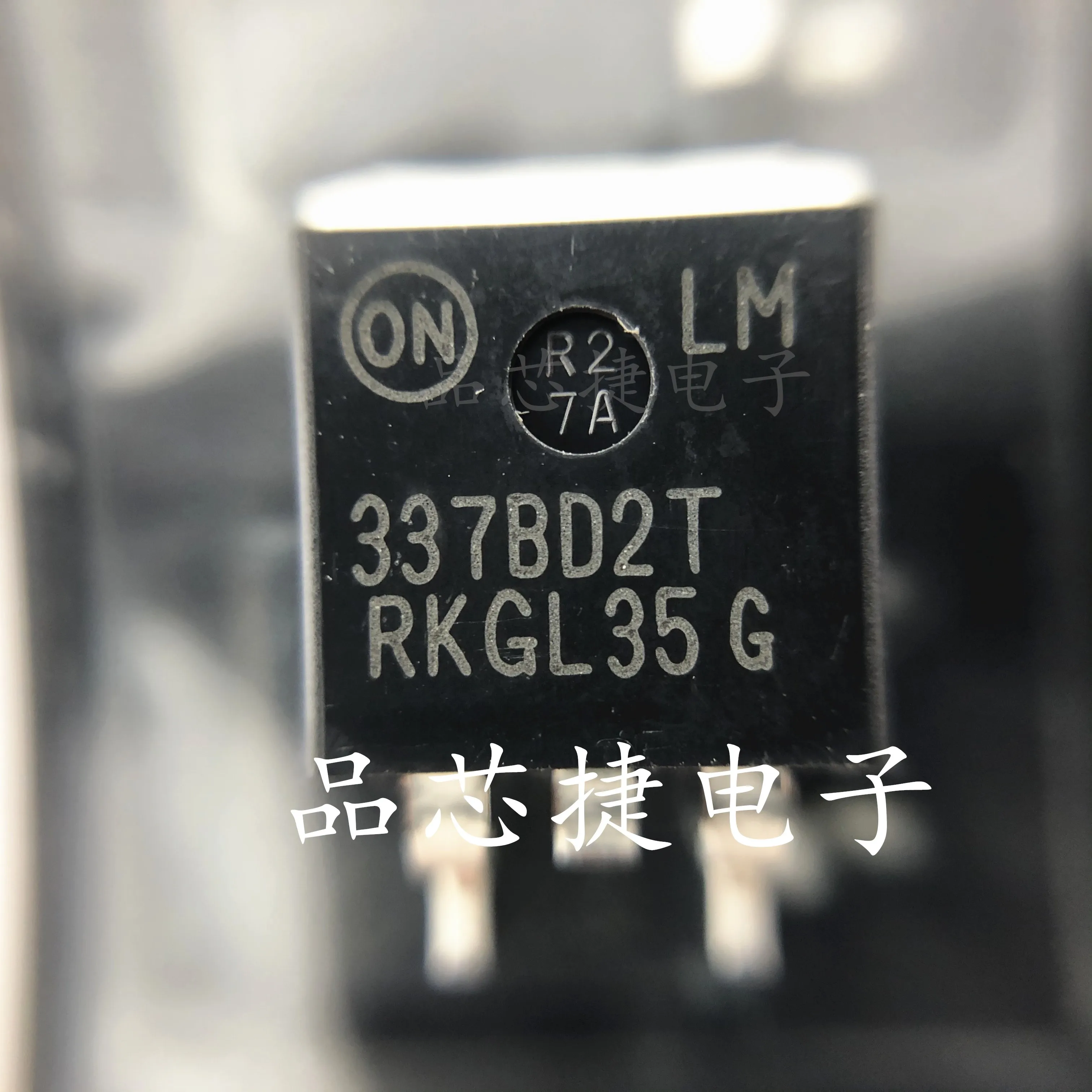 

10pcs/Lot LM337BD2TR4G Marking LM337BD2T TO-263 ADJ 1.5A D2PAK-3 Voltage Regulator Adjustable Output Negative