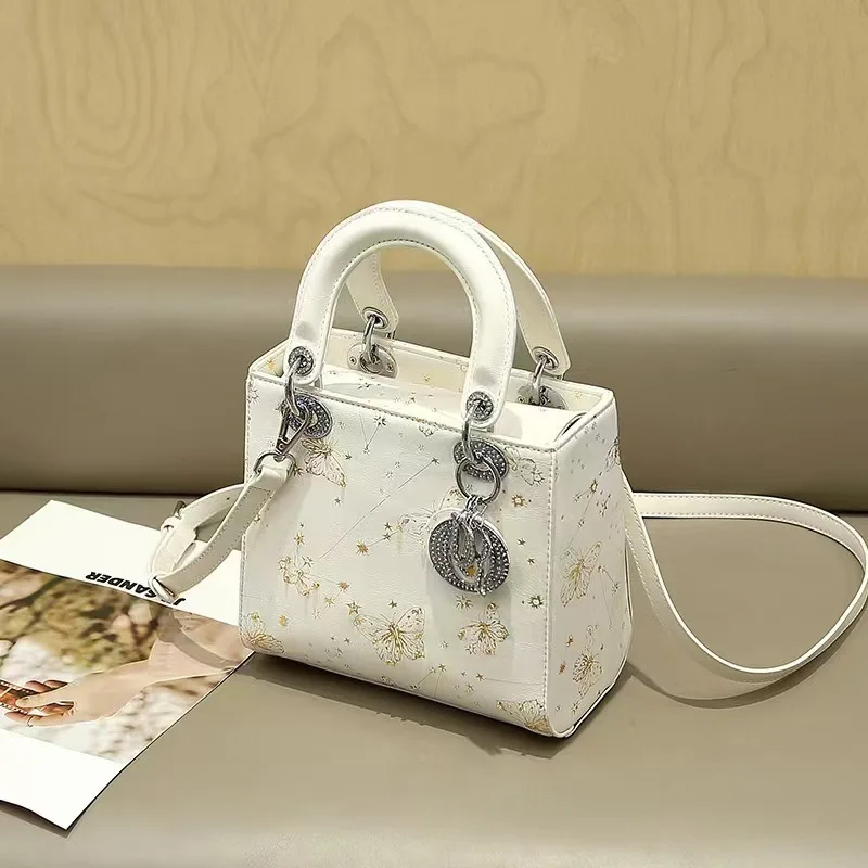 حقيبة كروس جديدة ومحمولة باليد، مصممة خصيصًا لتلبي...