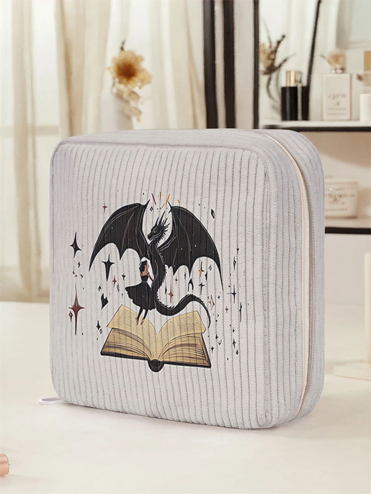 Cartoon printed sanitary napkin storage bag, women's lightweight tissue bag, sanitary tissue bag
