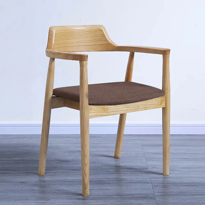 Рисунок 3 - Скандинавский обеденный стул из массива дерева