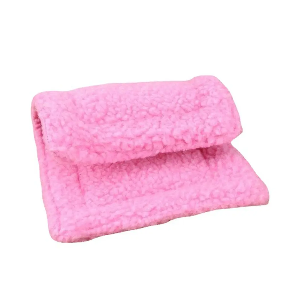 Doppelseitige warme Matte für kleine Haustiere, Plüsch-Hamster, kleine Matte, Meerschweinchen-Nestmatte, leicht zu tragen, rechteckige Kaninchenbett-Kissenmatte – Detail 7
