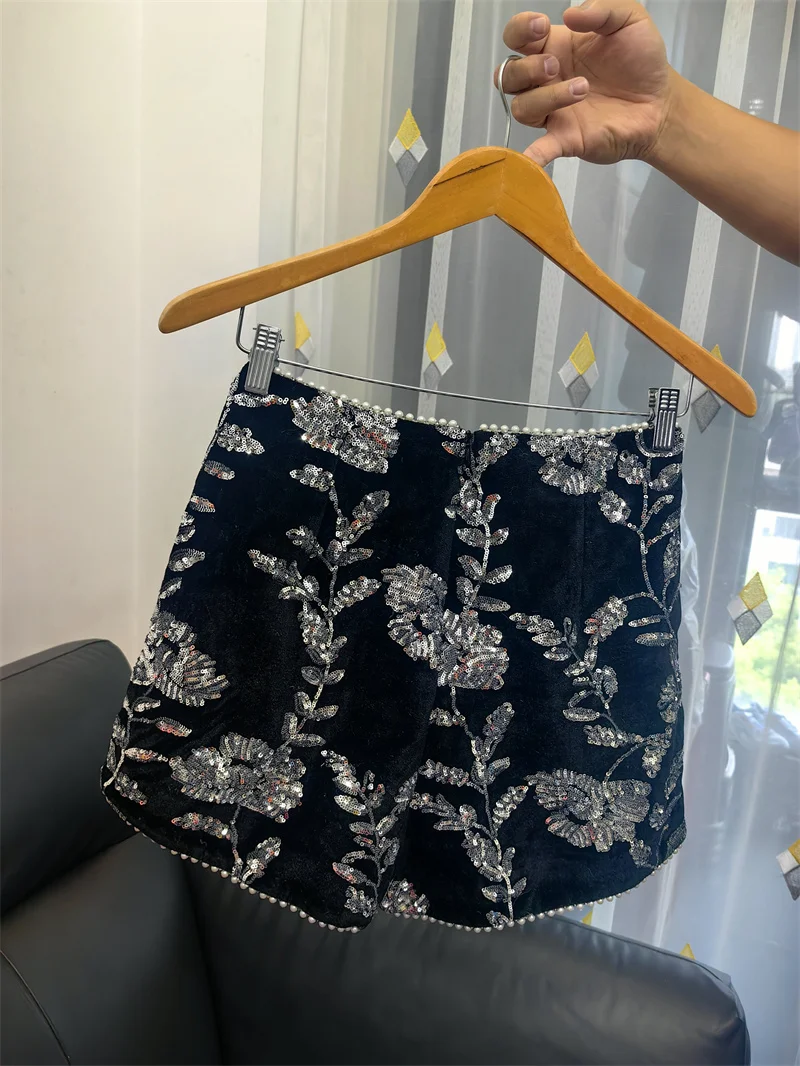 Autumn Winter New Gorgeous Bead Flake Flower Embroidered Velvet Shorts Women's Fashion Chic Pearl Edge Black Shorts Boots Female