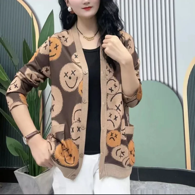 Autumn and Winter New Fashion and Elegant Women's Clothing Trend Print Panel Button V-neck Long Sleeve Casual Commuter Shirt
