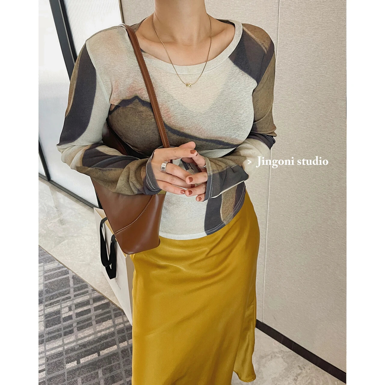 Camicia a maniche corte in seta Blu Momoni - Donna | Place des Tendances