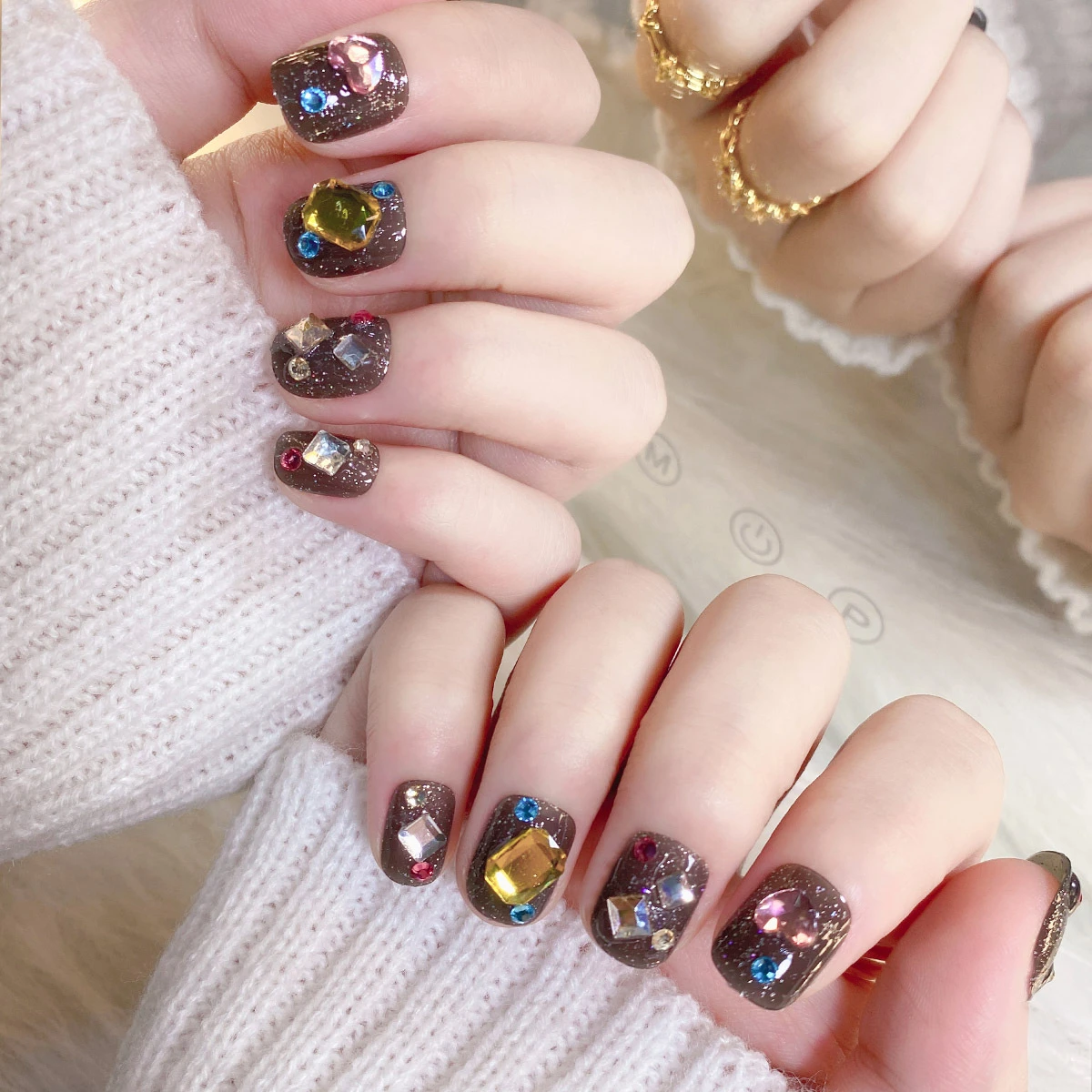 24Pcs Short Colored Diamonds False Nails With Design Artificial Glitter  Bling Lady Fake Nails 3D Acrylic Nail Tips for Fingers| | - AliExpress
