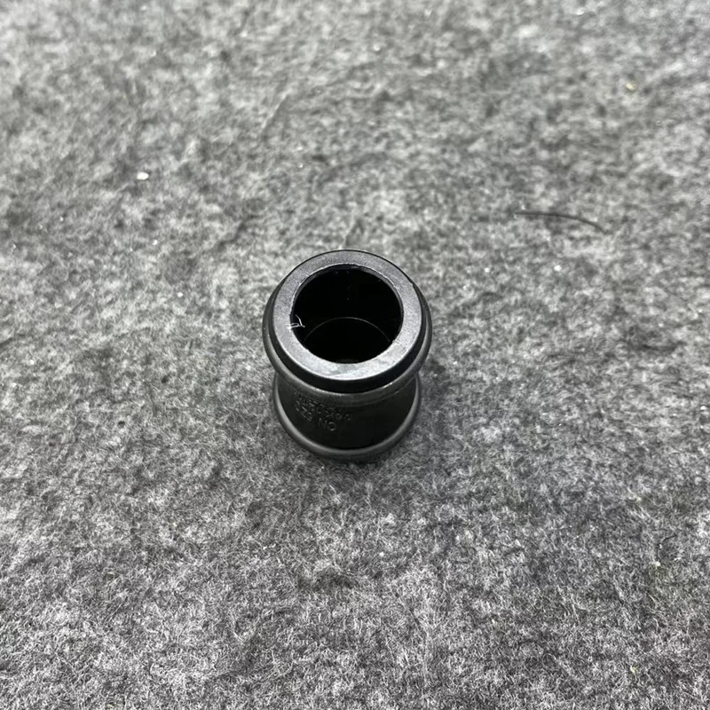 06K121131 06K 121 131 EA888 Engine Coolant Pipe Oil Cooler Connector For Jetta Golf Tiguan Passat CC Octavia For A4 A6 Q3