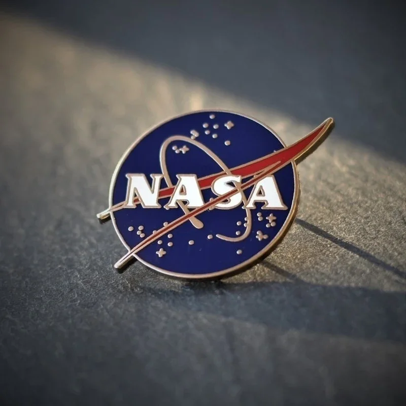 

Модная эмалированная заколка с логотипом N A S A Space Lover Badge аксессуары