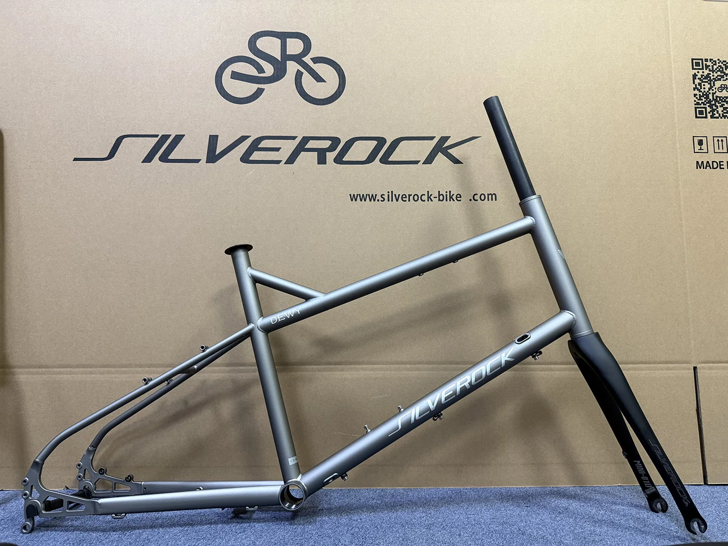 セグメントフォーク クロモリ フォーク長 も長く タイヤクリアランスも大きい グラベル オフロード