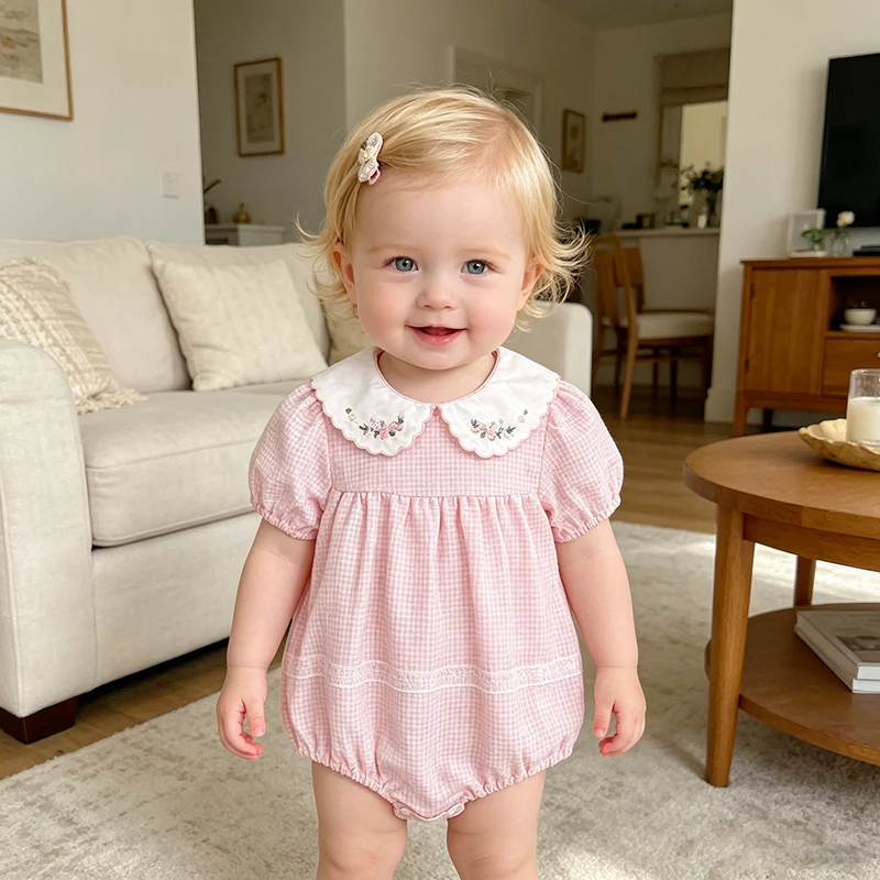 2026 Sommer Neuer Baby-Mädchen-Strampler 0-24M Neugeborenen Bestickter Kragen Kurzarm Baby-Mädchen Rosa Karierter Einteiler