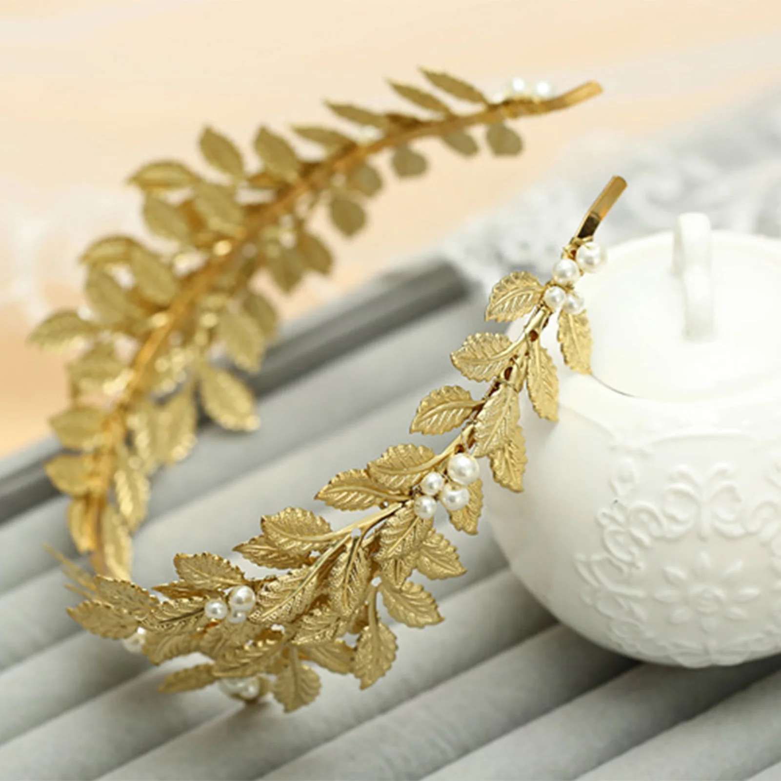 

Baroque Gold-Plated Leaf Headband Glossy Pearl Luxurious Ornaments for Birthday Stage Party Show Dress up