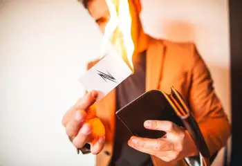 Trucchi magici Portafoglio PYRO di Adam Wilber Magia Magie Magicians Puntelli Close Up Illusioni di strada Espedienti + Tutorial