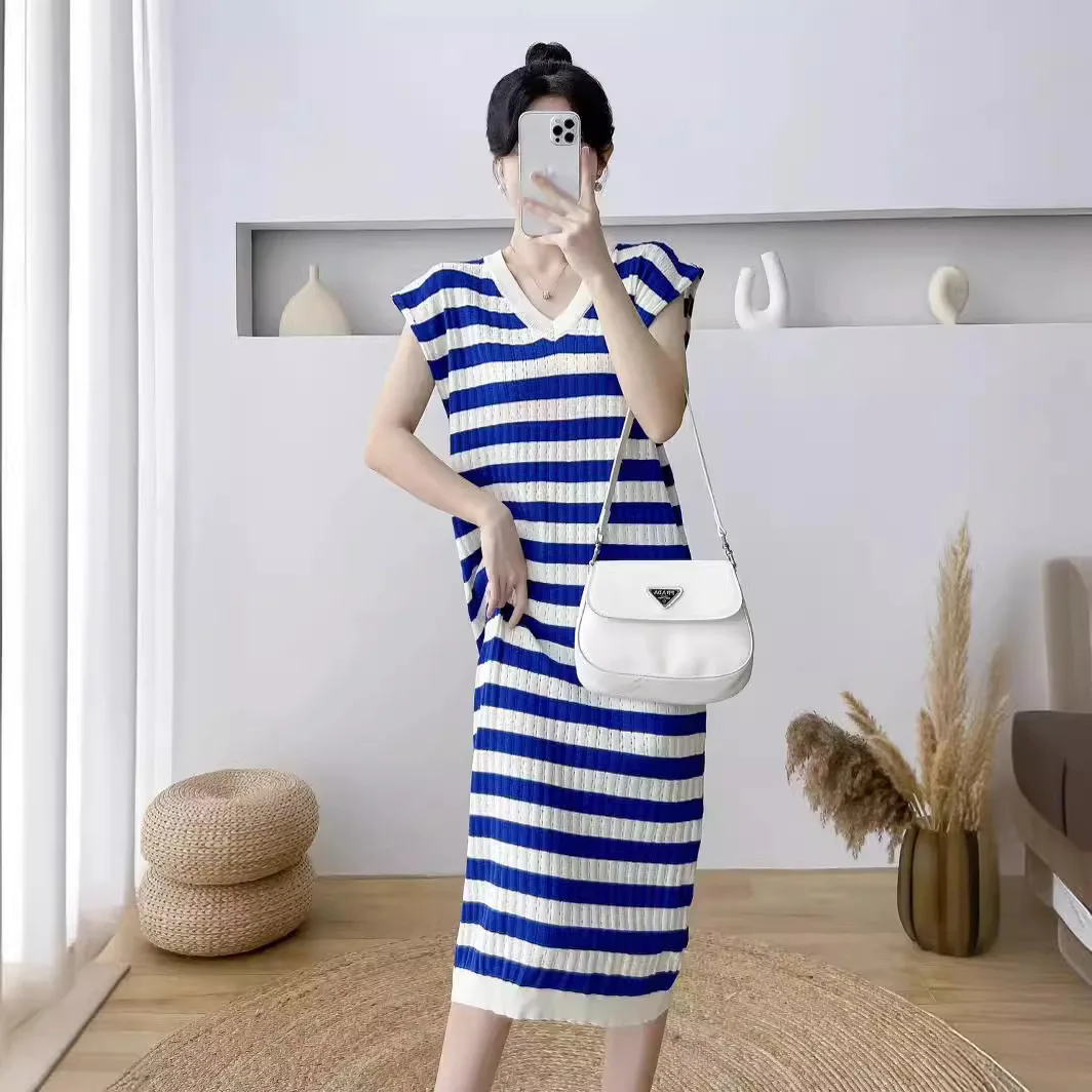 

2024 Fashion Striped Knitting Midi Dress for Women Summer V Neck Short Sleeve Knee-length Vestidos Elegant Party Dresses