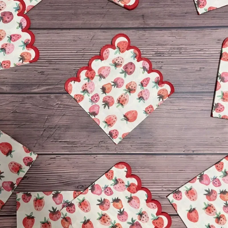 Cocktail Napkins 20pcs 25*25cm 2-Ply Strawberry Printed Cut Edge Bar Party Paper Wavy Edge Printed Paper Placemats
