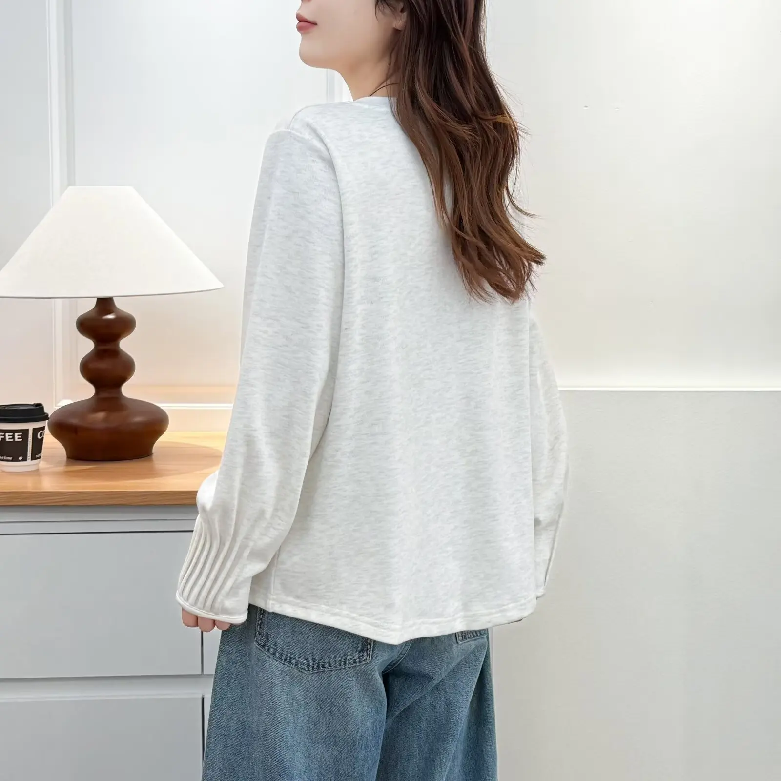 XXXXL Fashion Plus Size Women's T-Shirt New V-neck Pleated Fleece Base Tops For Autumn And Winter Warm Innerwear 192