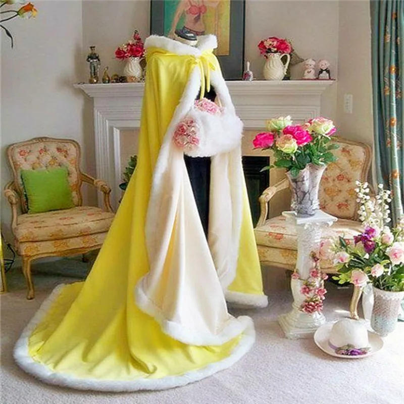 Winter Wedding Coat Princess Grils Bridal Cape Satin Cloak with Fur Trim Wedding Cloak Vintage Christmas Accessories Shawl Cloak